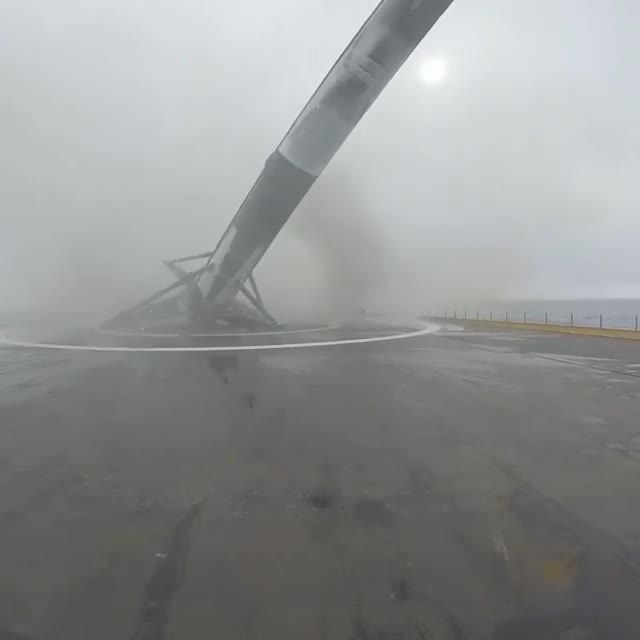 Falcon 9: l'esplosione del razzo di SpaceX