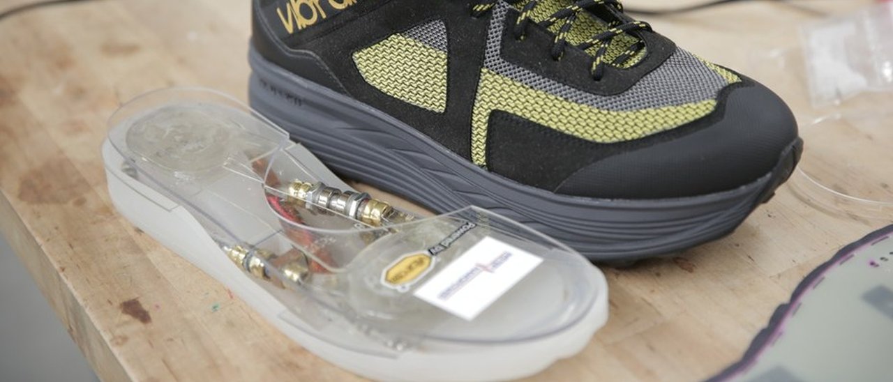 La batteria si ricarica con le scarpe