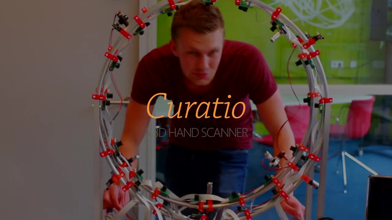 La scansione in 3D delle mani con Curatio