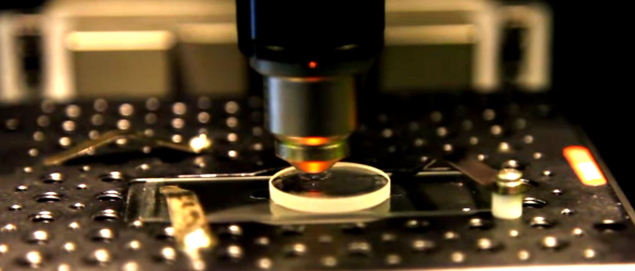 Vetro e laser 5D: così l'informazione è per sempre