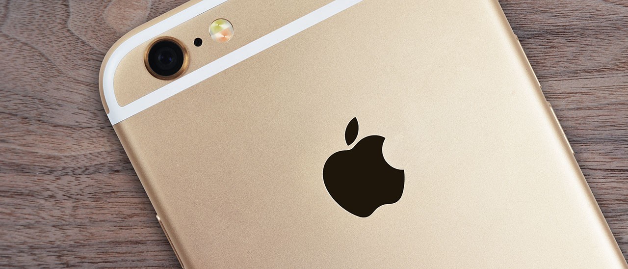 iPhone: nel 2017 scocca in vetro e display AMOLED