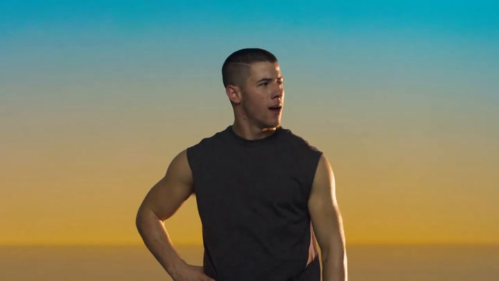 Spot Apple Watch - Chase