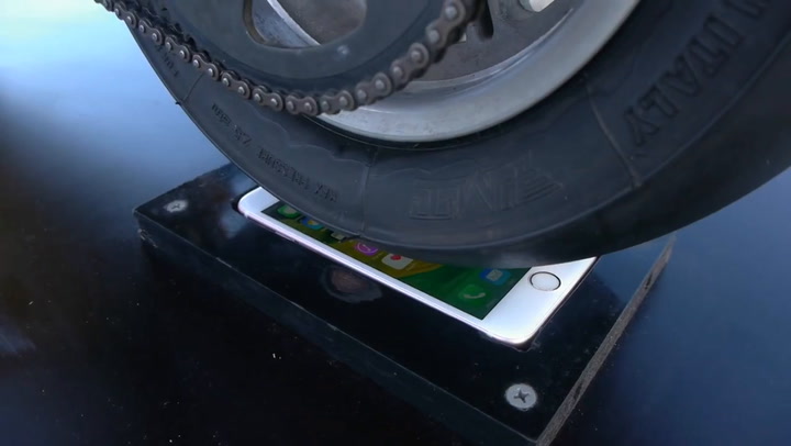 Torture iPhone - Ruota della Moto