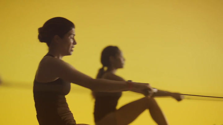 Spot Apple Watch - Row