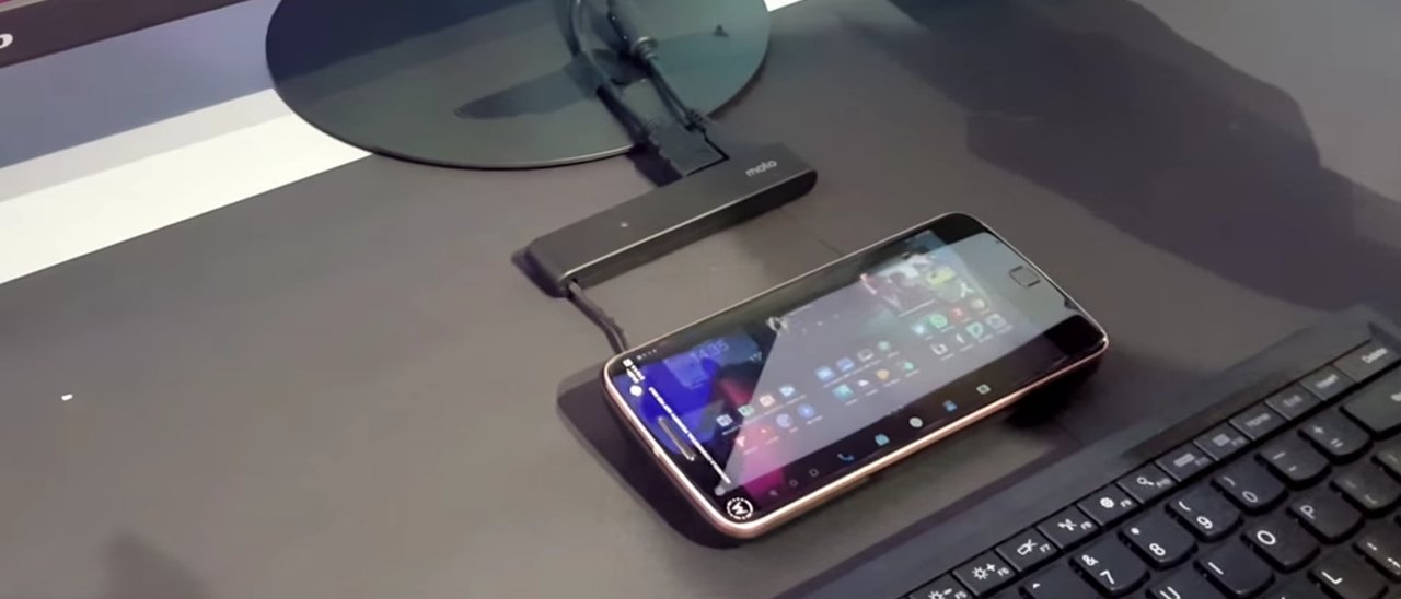 Moto OneComputer trasforma i Moto Z in PC desktop