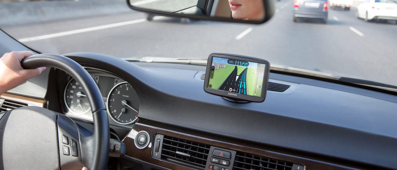 TomTom Via, navigatori con connessione smartphone