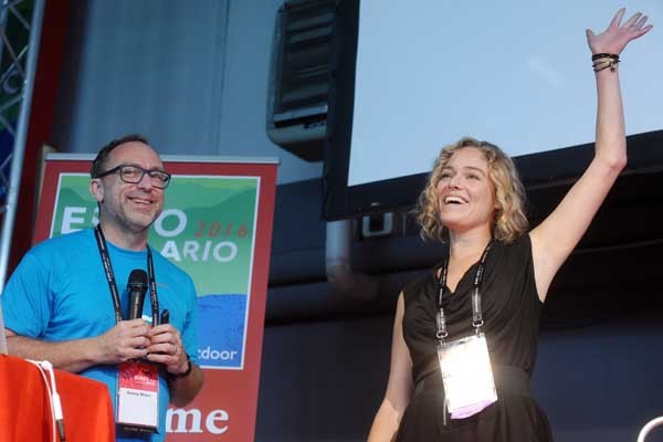Durante la cerimonia inaugurale di Wikimania 2016 Jimmy Wales ha annunciato la candidatura di Katherine Maher come nuove direttrice della Wikimedia Foundation. Il board riunitosi quello stesso giorno a Esino Lario ha votato e approvato la nomina.
