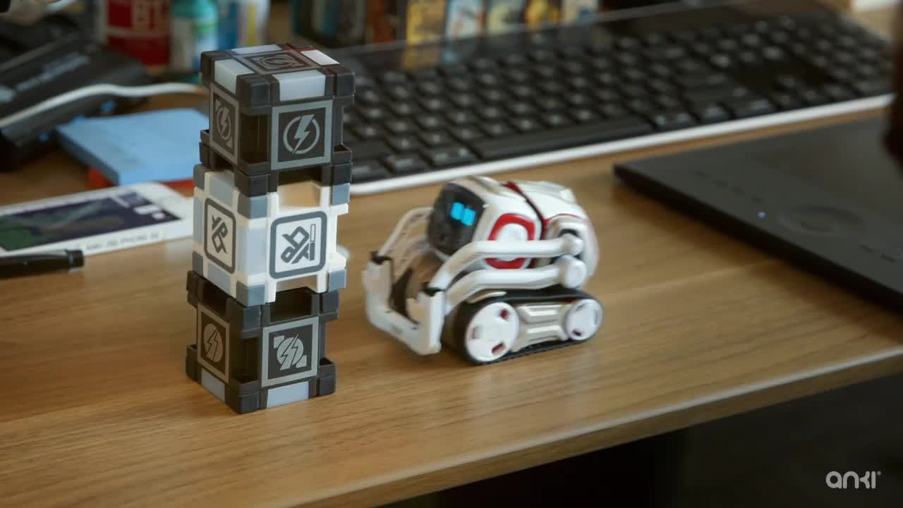 Anki presenta il mini-robot Cozmo