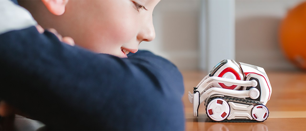 Anki Cozmo, piccolo robot con personalità propria