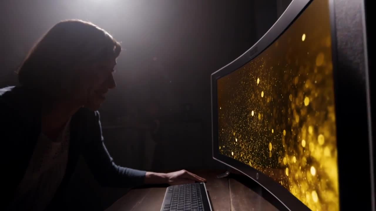 HP Envy Curved All-in-One con display da 34 pollici