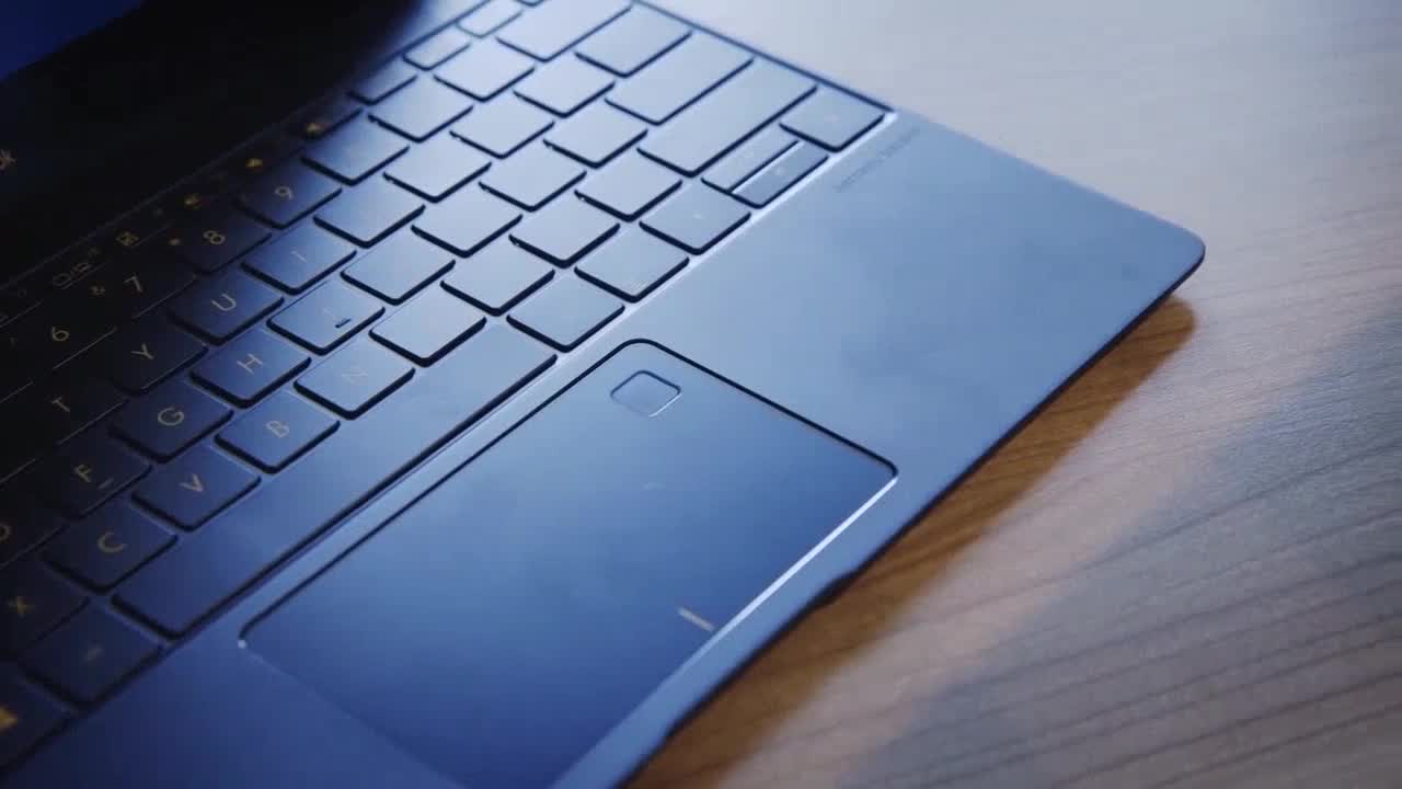 ASUS ZenBook 3, uno sguardo da vicino