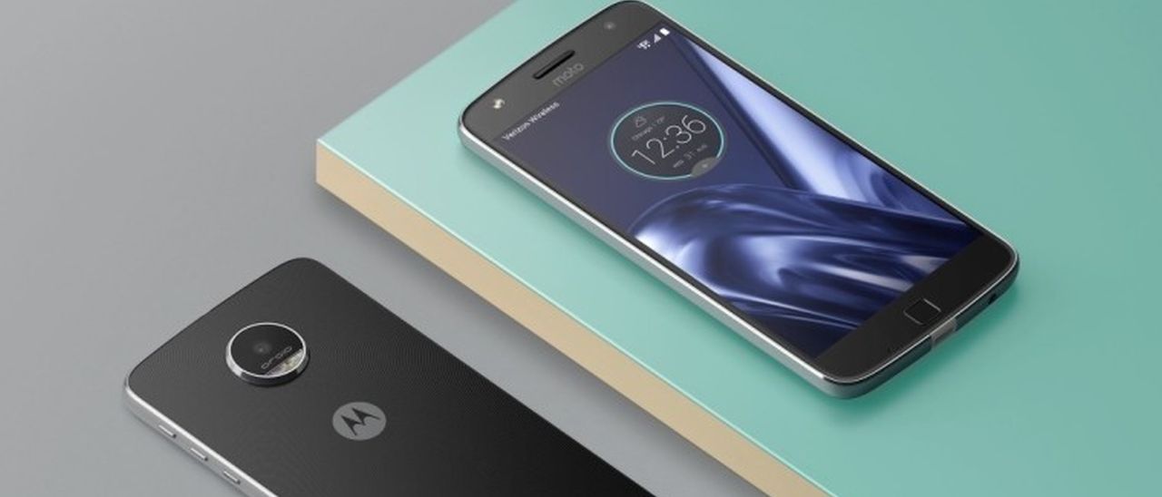 IFA 2016: Moto Z Play e Hasselblad True Zoom