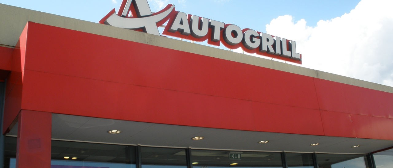 In Autogrill si paga con PayPal e lo smartphone