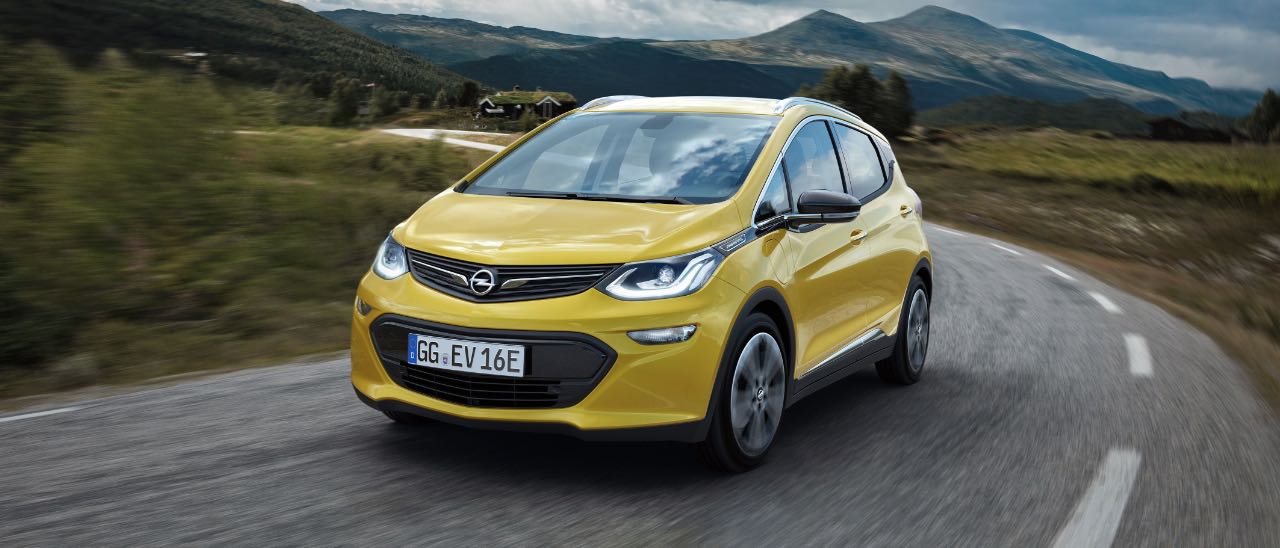 Opel Ampera-e sfida Tesla con 400 Km di autonomia