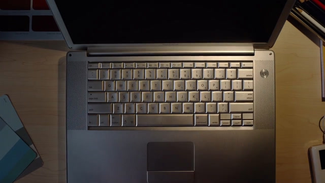 MacBook Pro con Touch Bar - QWERTY
