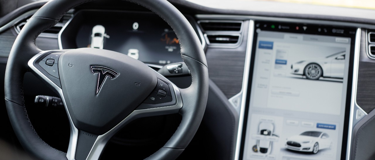 Tesla, aumenti in vista per l'Autopilot