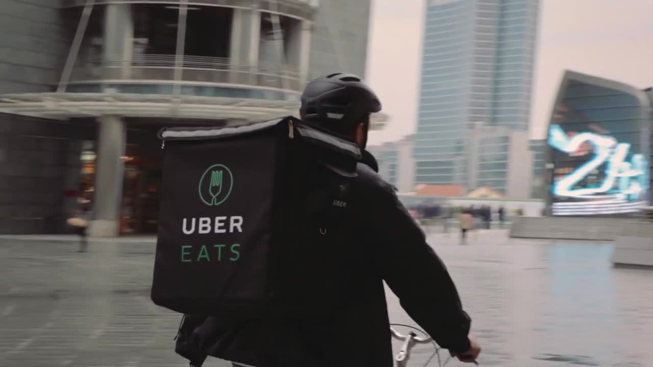 Il food delivery di UberEATS arriva a Milano