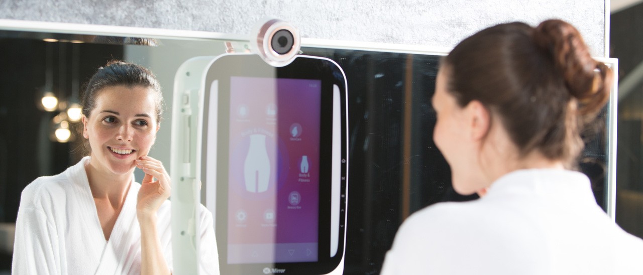 HiMirror, lo specchio smart che cura la pelle