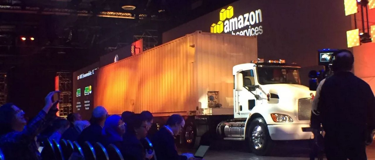 Amazon trasporta i dati sui camion