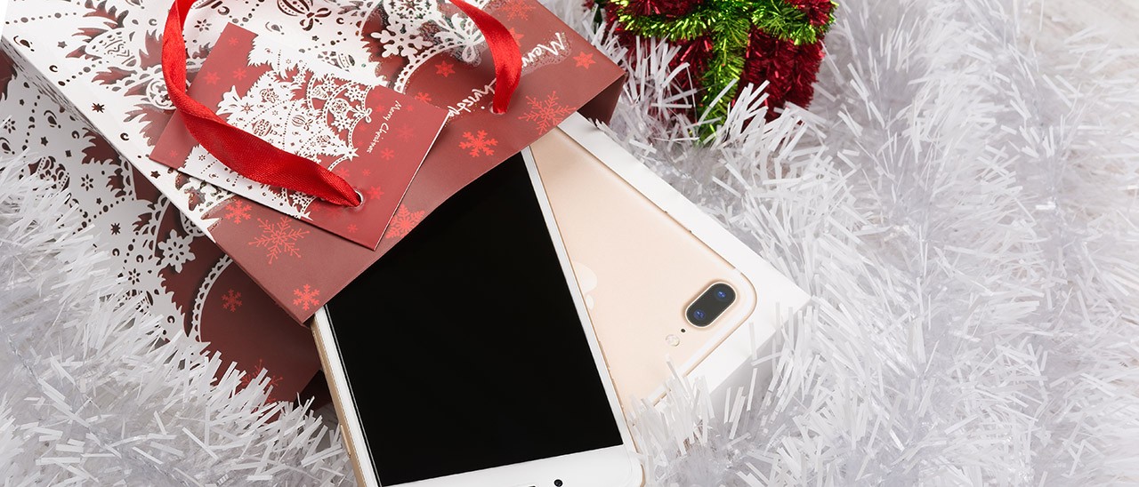 Apple, record di attivazioni per Natale