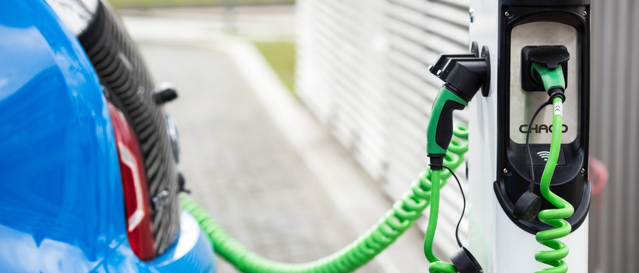 Auto elettriche, dal primo luglio faranno rumore