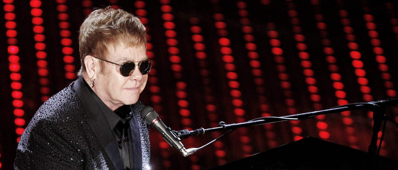 YouTube: un appello per i video di Elton John