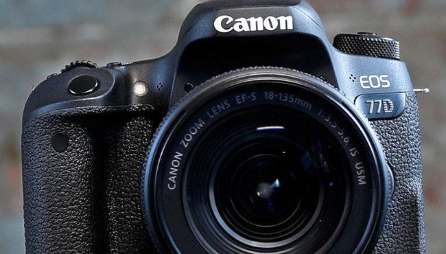 Canon EOS 77D