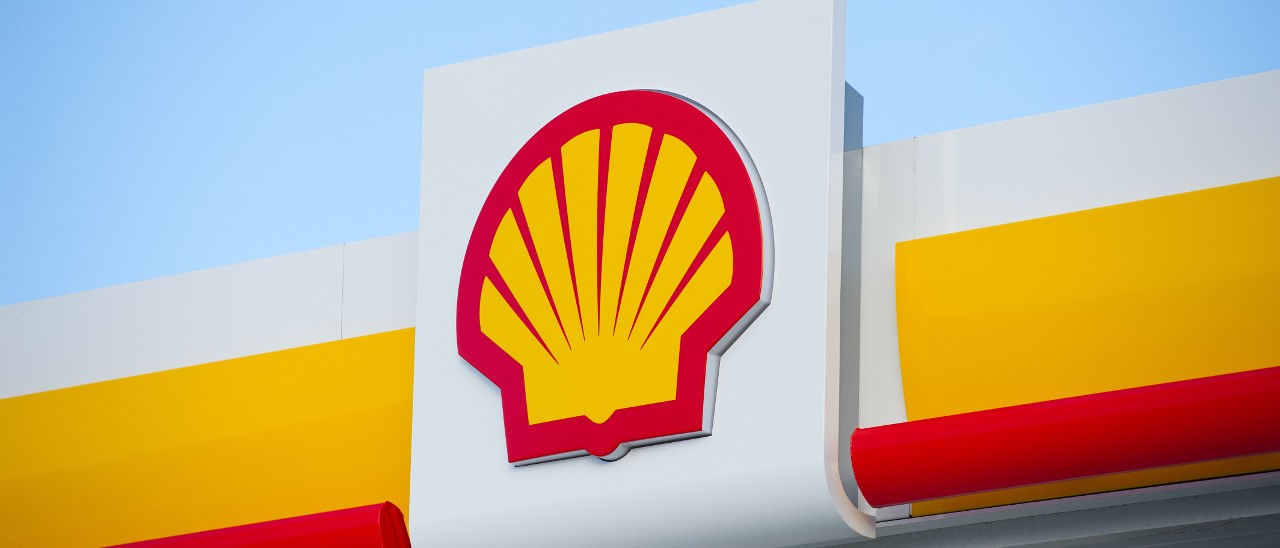 Auto elettrica, Shell costruirà punti di ricarica