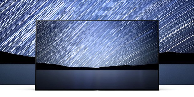 Il design One Slate del televisore Sony Bravia OLED A1 concentra l'attenzione dello spettatore sull'immagine, eliminando dalla vista gli altoparlanti e il piedistallo