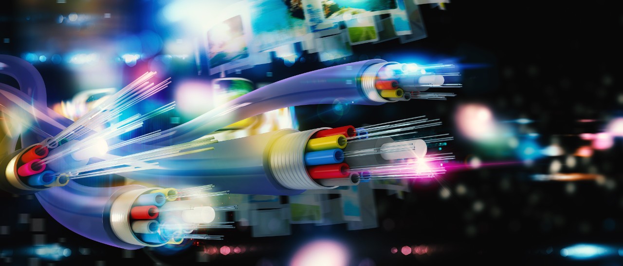 AGCOM, salto in avanti per la banda larga