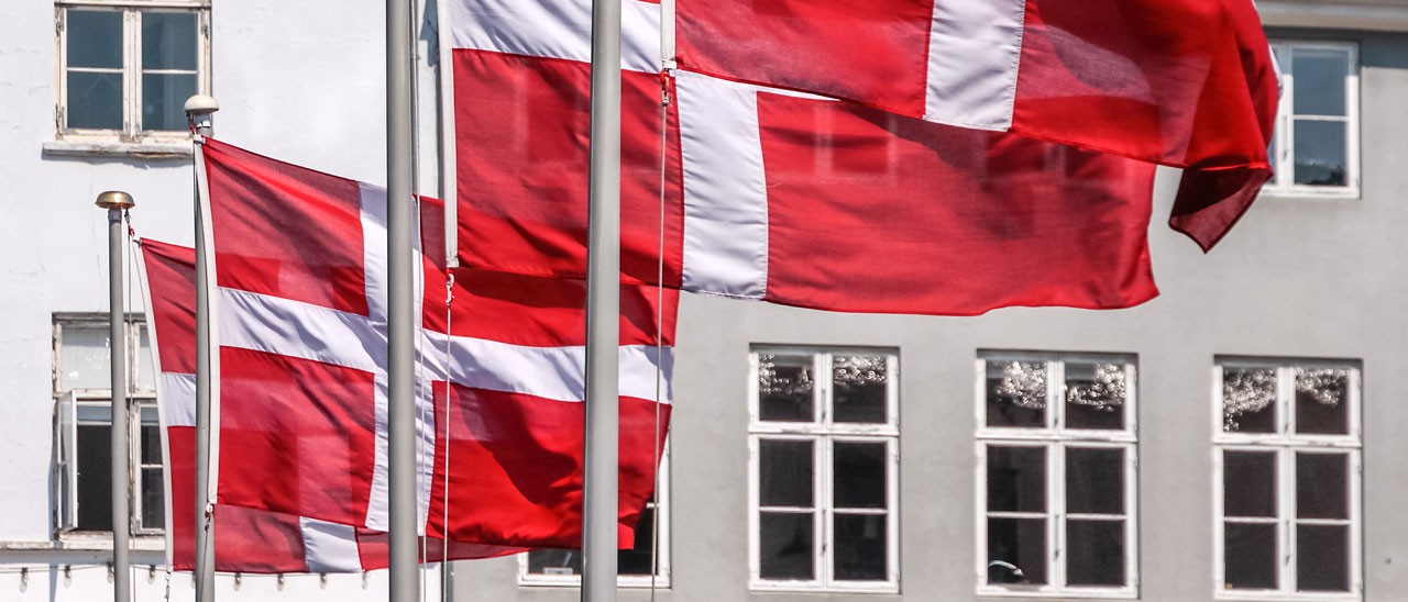 Nuove leggi sui taxi: Uber abbandona la Danimarca