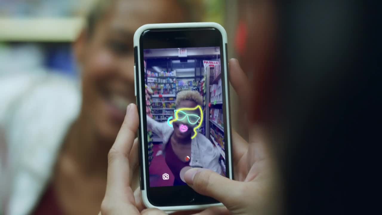 Facebook, la fotocamera e le storie