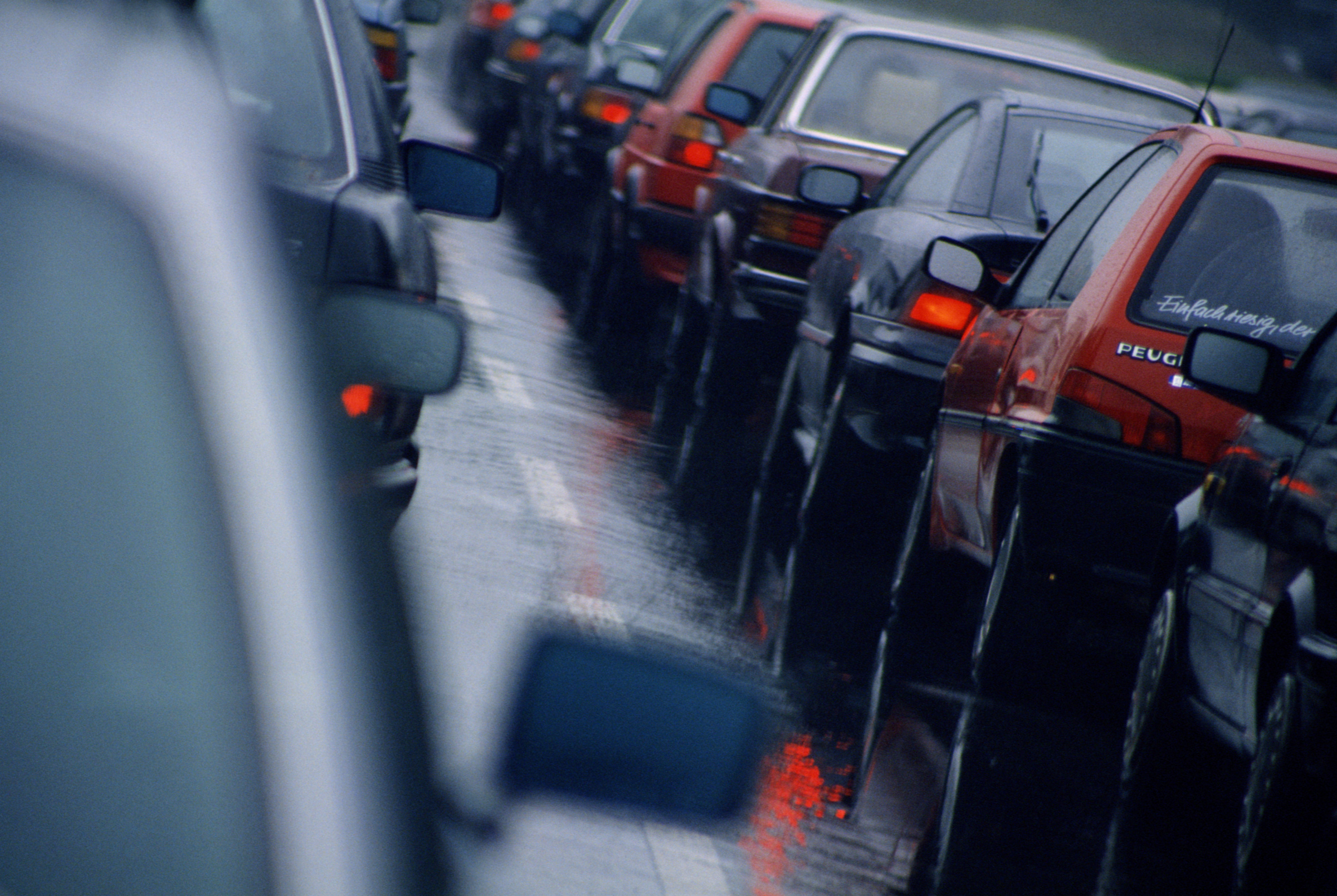 Rc auto più cara se la vettura è datata: aumento arriva a circa il 40%