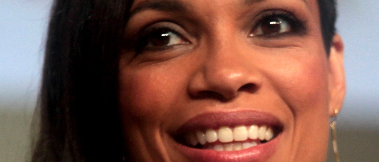 VIP e foto hot rubate: tocca a Rosario Dawson