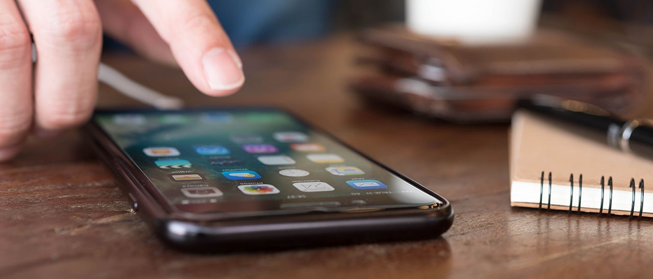 iPhone 8: scorte OLED ridotte per settembre