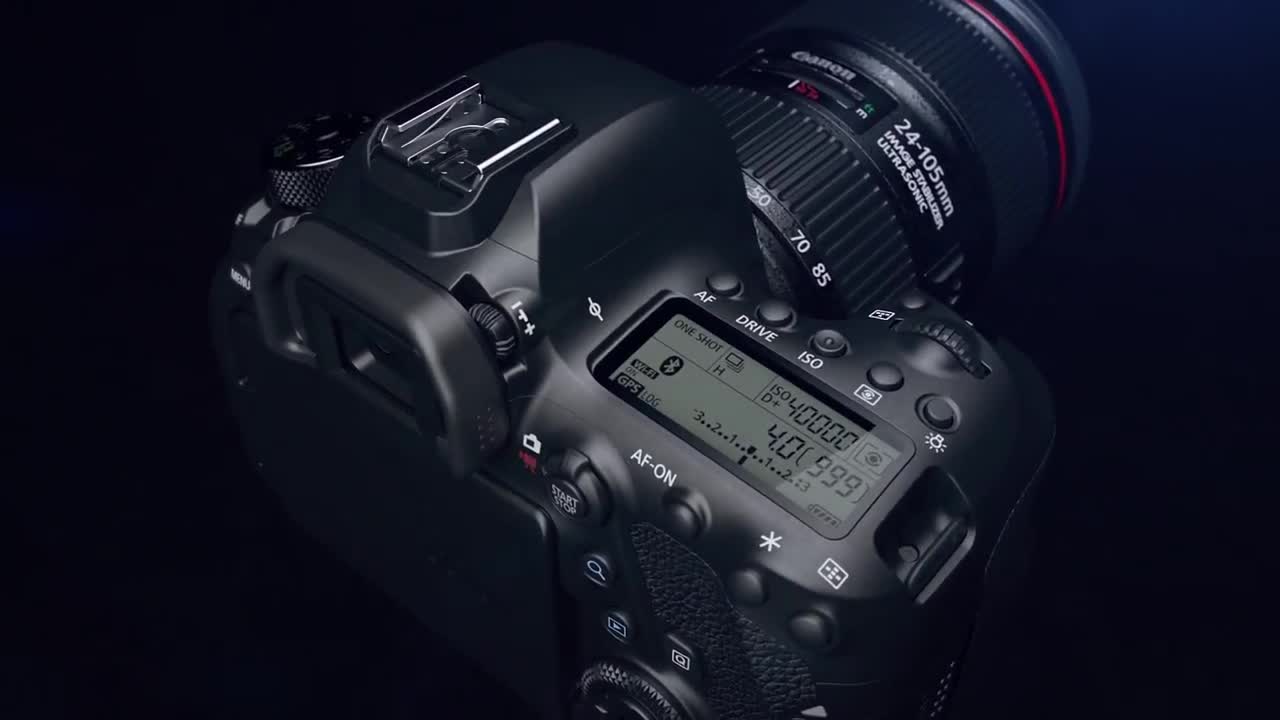 La nuova reflex Canon EOS 6D Mark II