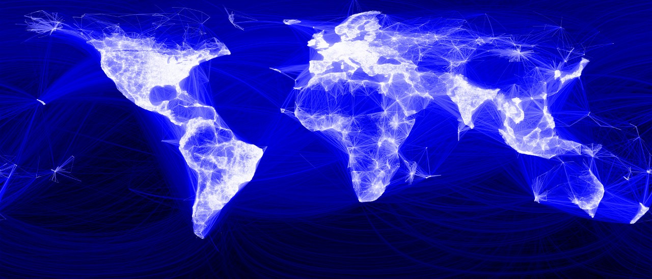 Facebook, 2 miliardi di utenti attivi al mese