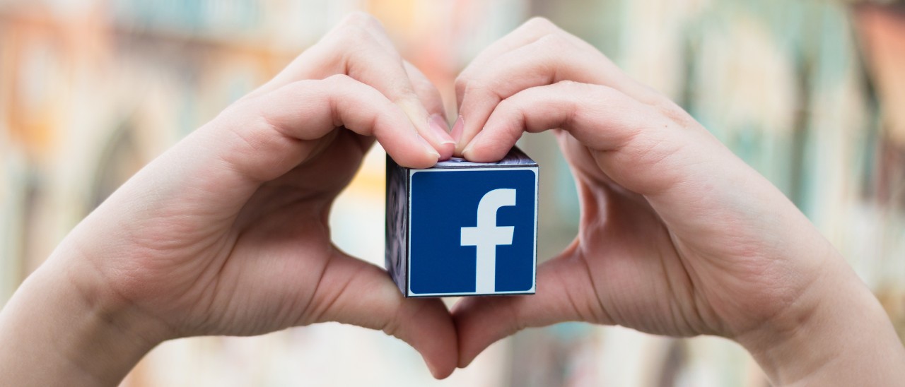 Tanti baci su Facebook