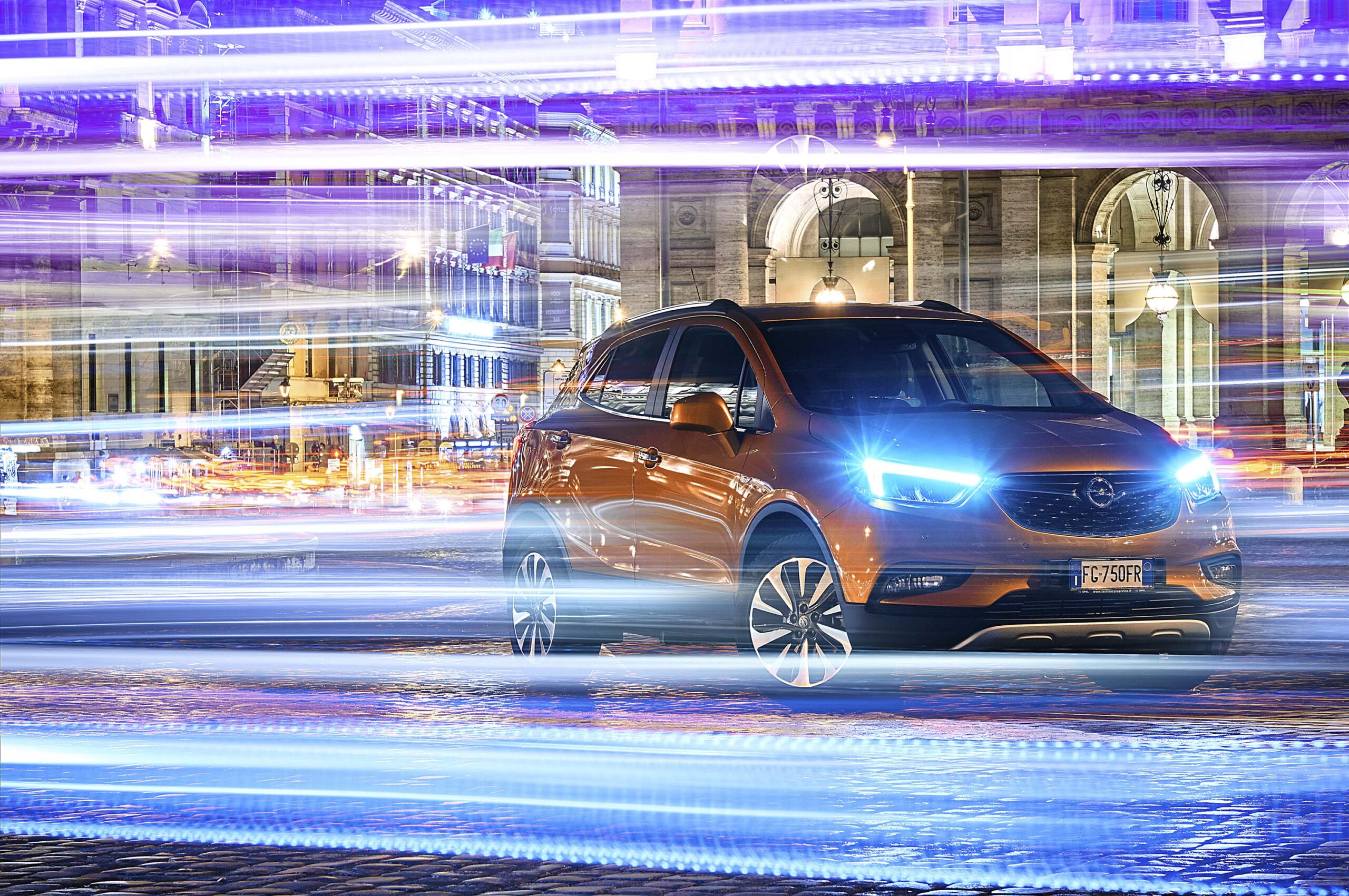 Apple CarPlay e Android Auto, test doppio su Opel Mokka X