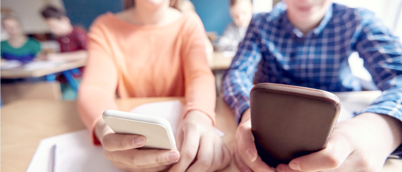 Ok agli smartphone nelle scuole? Il MIUR ci pensa