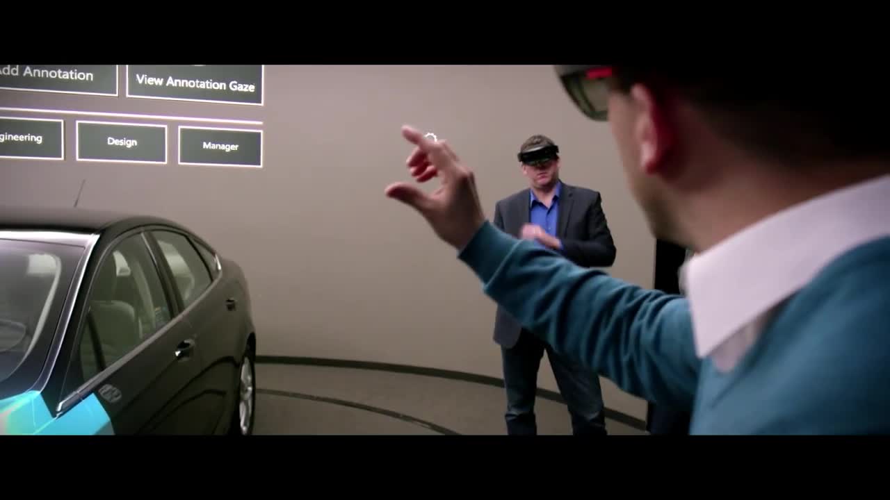 Microsoft HoloLens per progettare le auto Ford