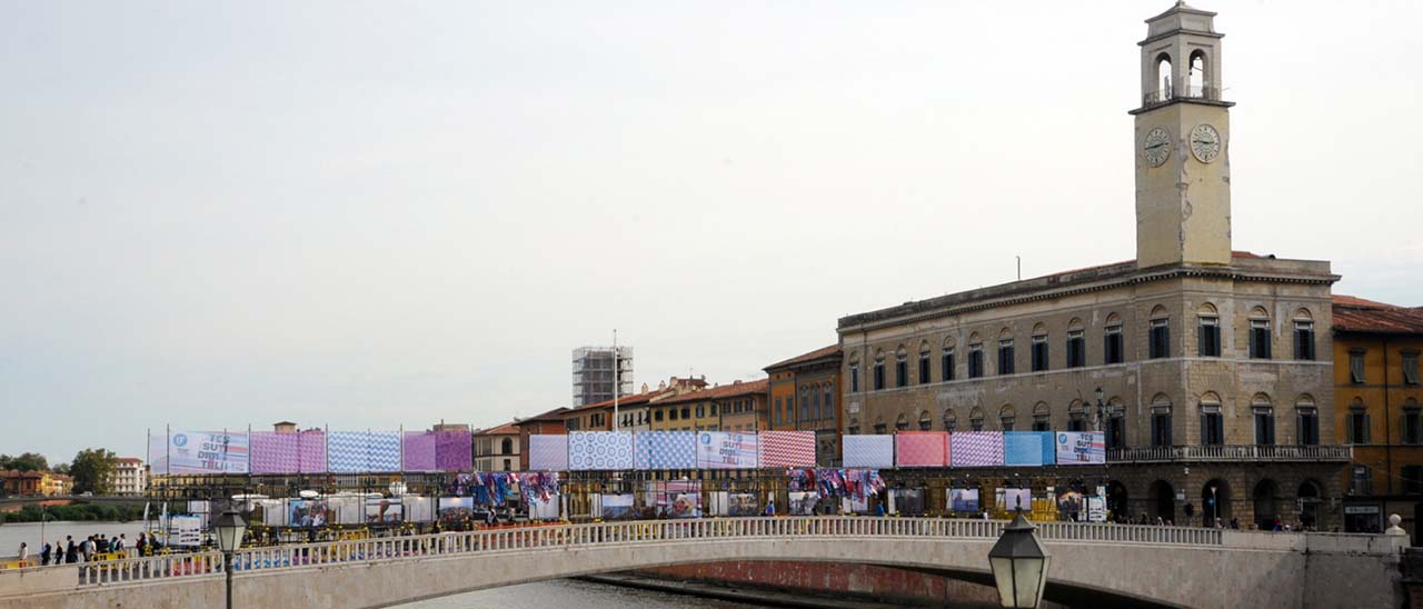 Chiude il festival di Pisa con una fake nevicata