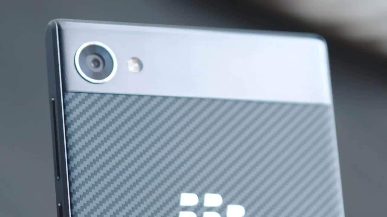Lo smartphone BlackBerry Motion con Android
