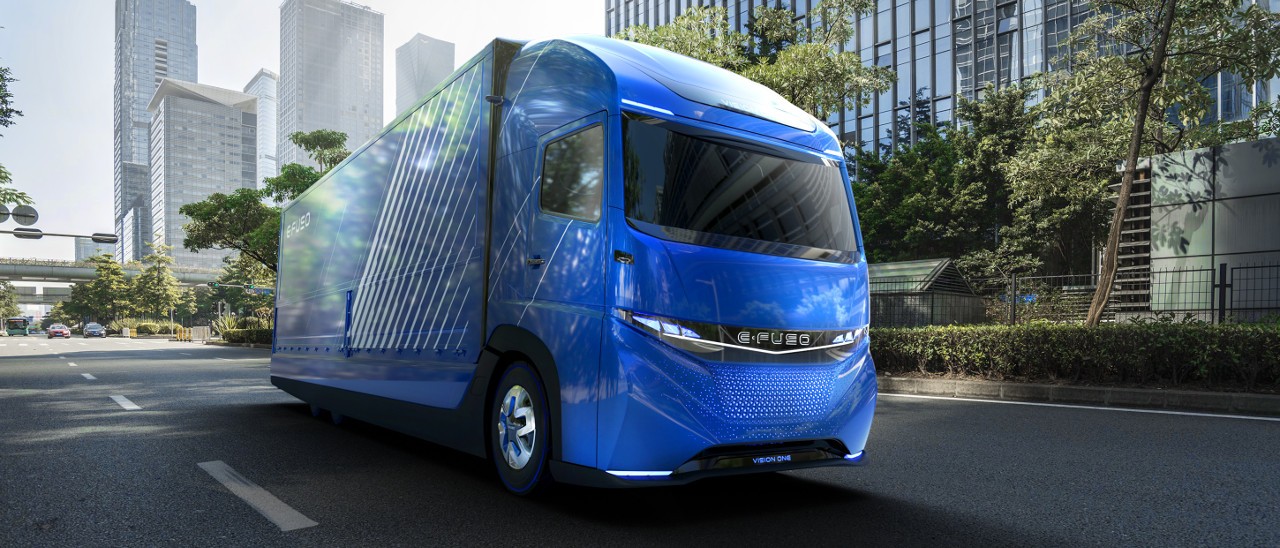 Daimler anticipa Tesla e svela un camion elettrico