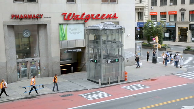 Apple Store Finto - Fermata della metro