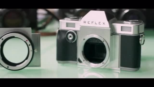 Reflex 1, una nuova fotocamera analogica