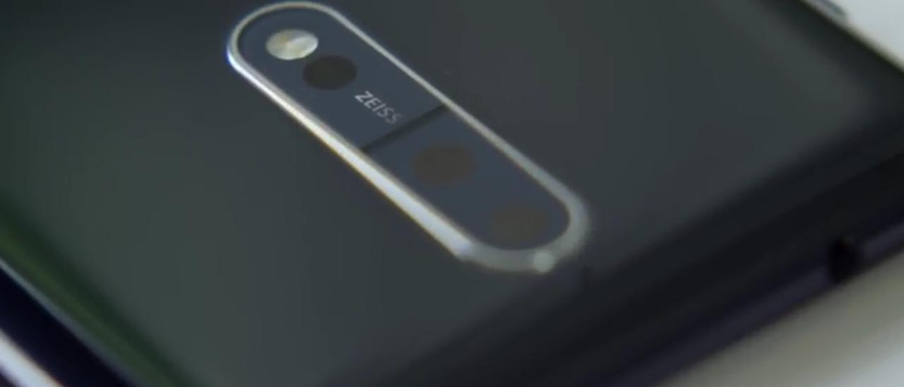 Nokia 9 con tripla fotocamera posteriore?
