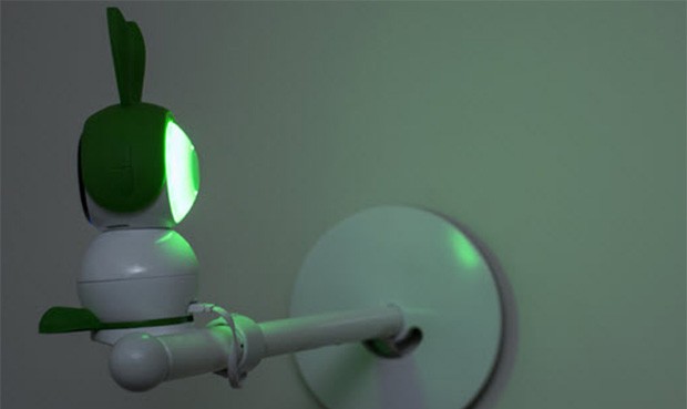 Di notte, Arlo Baby, si trasforma in una luce soffusa per tenere compagnia ai più piccoli, senza disturbarne il sonno