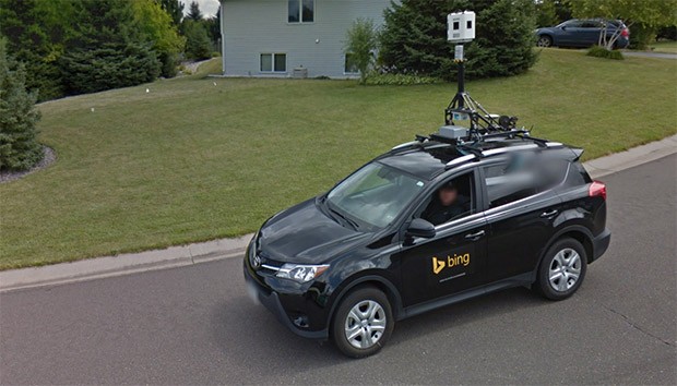 L'auto Bing di Microsoft è ben visibile tra le immagini acquisite dalla Google Car per Street View
