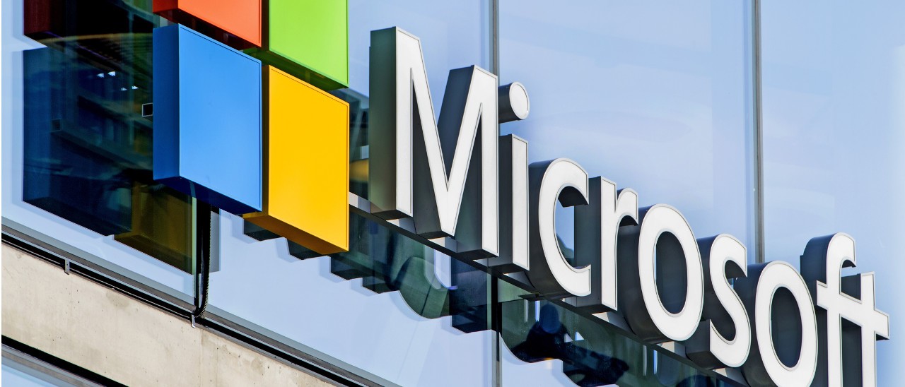 Microsoft, cloud ed Office 365 trainano i conti